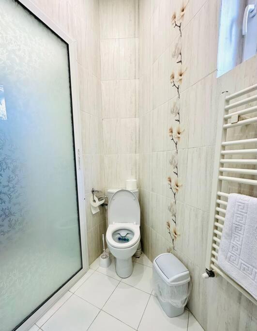 Cozy 1Br Apartment•Central•Quiet Bukarest Kültér fotó